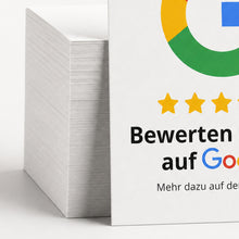 Detailansicht eines Stapels Google-Bewertungskarten in DIN A6